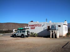 Ronnies Sex Shop - Mitten in der Wüste